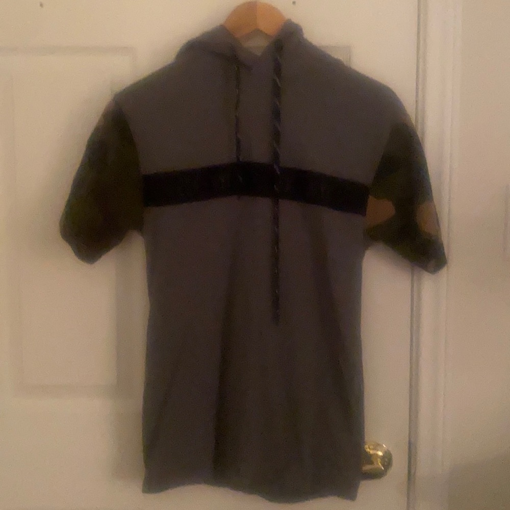 Shirt/hoodie